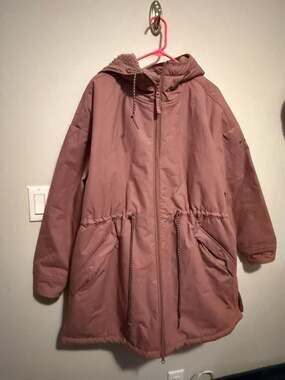 Columbia Women's Crystal Crest Quilted Jacket in Beetroot